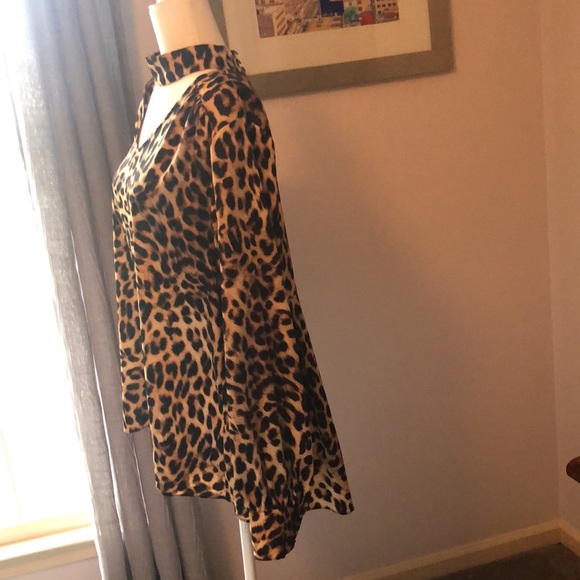Vince Camuto leopard print blouse - Picture 2 of 8